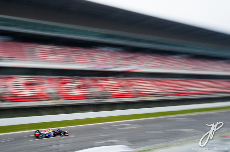 Illustration for article titled The Tense Beauty Of Formula One Practice In Barcelona